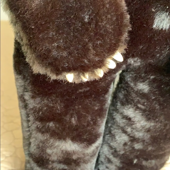 Hand crafted Stuffed Black Bear w/ pottery claws - Picture 3 of 8